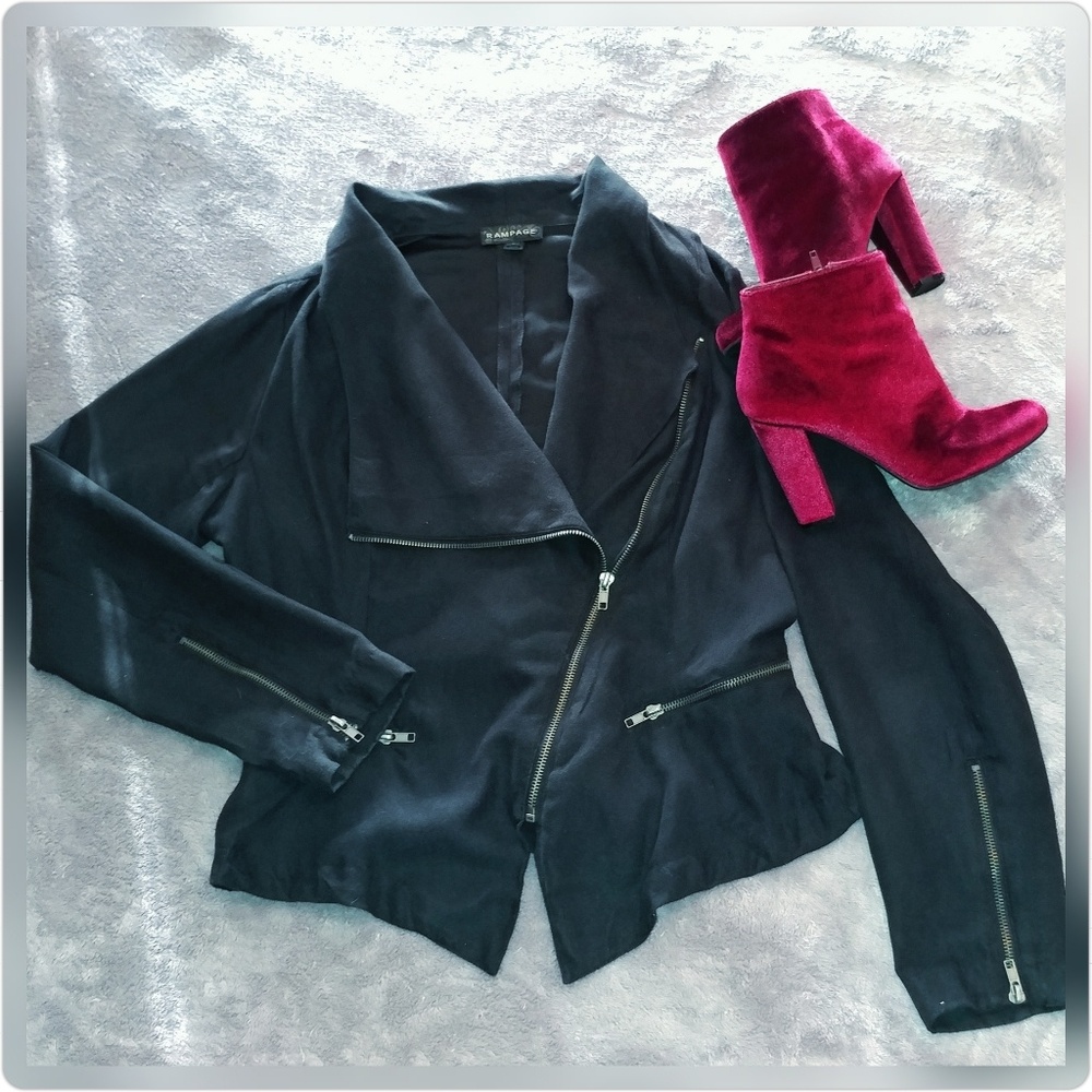 Rampage Black Blazer with Tailored Design